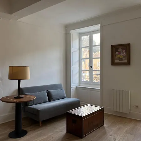 Sur Les Quais Apartment *